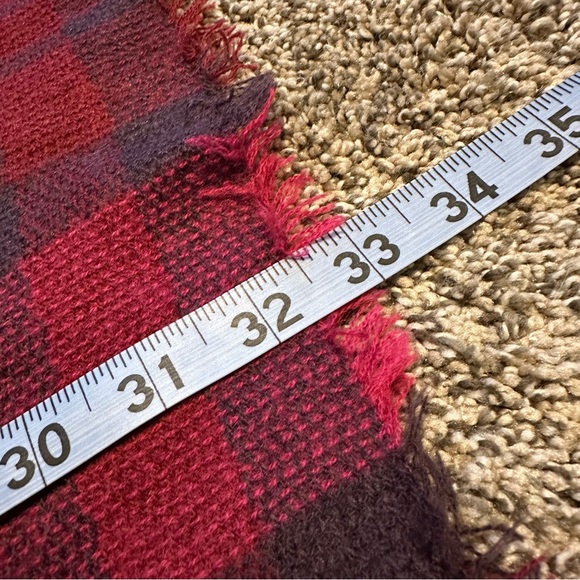 Burgundy and White Blanket Scarf - Picture 5 of 7